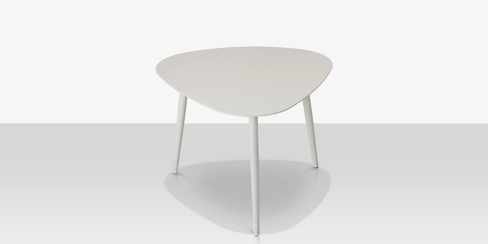 vines_medium_table_high_angle_01.webp