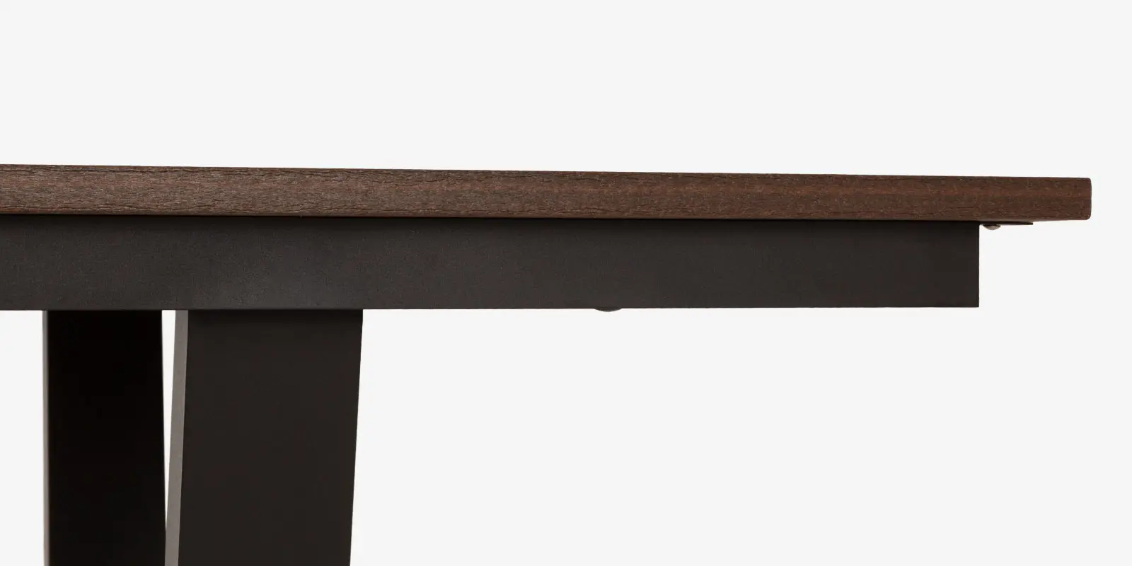05_bosca_table_with_composite_wood_U_base_closeup_3.webp