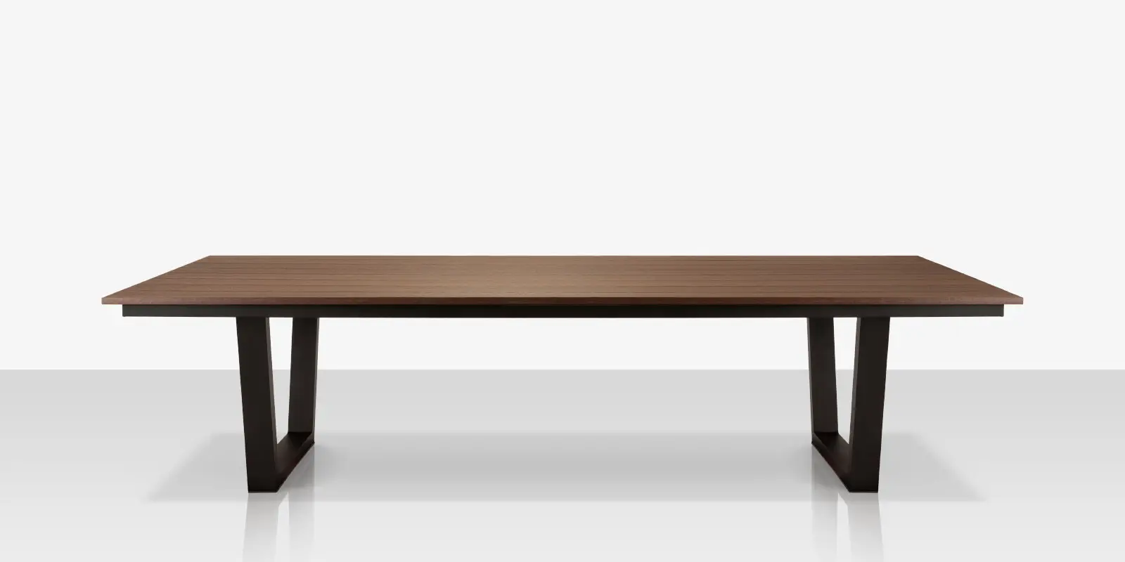 01_bosca_table_with_composite_wood_U_base_front.webp