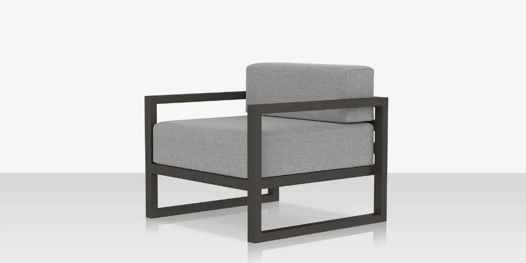 iconic_clubchair_angle_02.webp