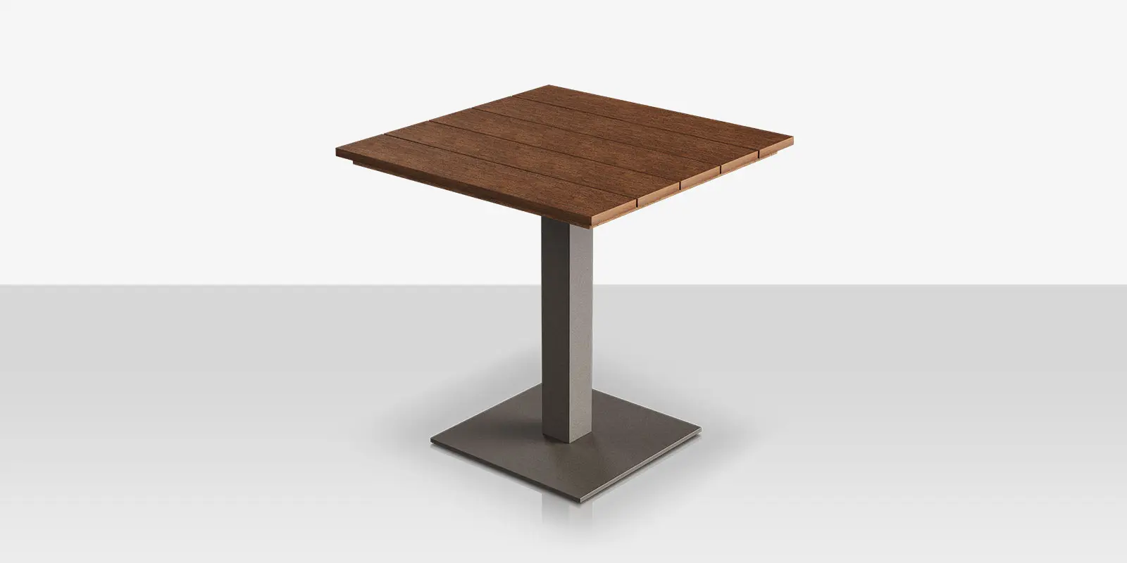 03_bosca_verona_small_base_table_top_28_high_angle.webp