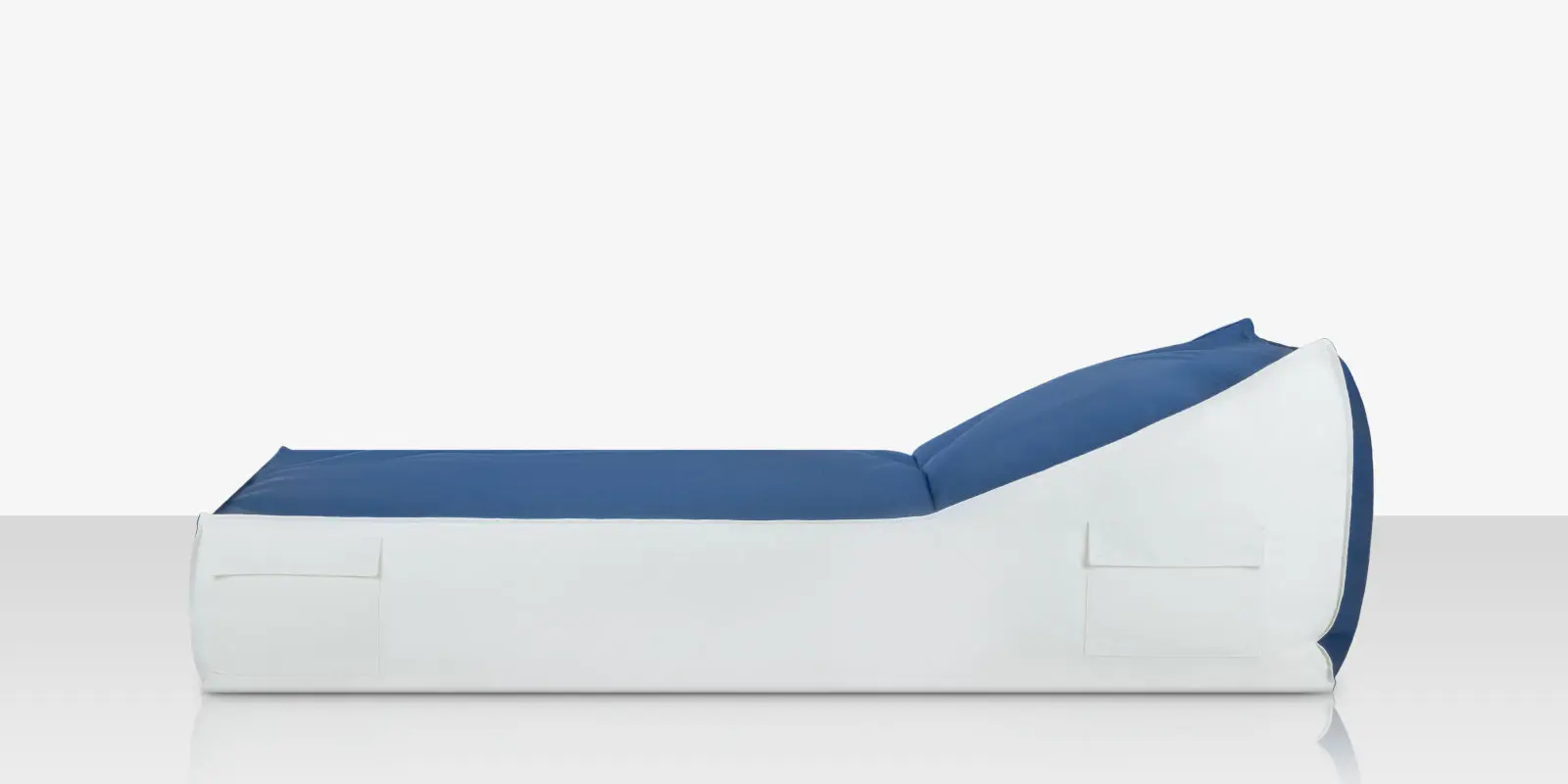 03_cashbah_chaise_side.webp