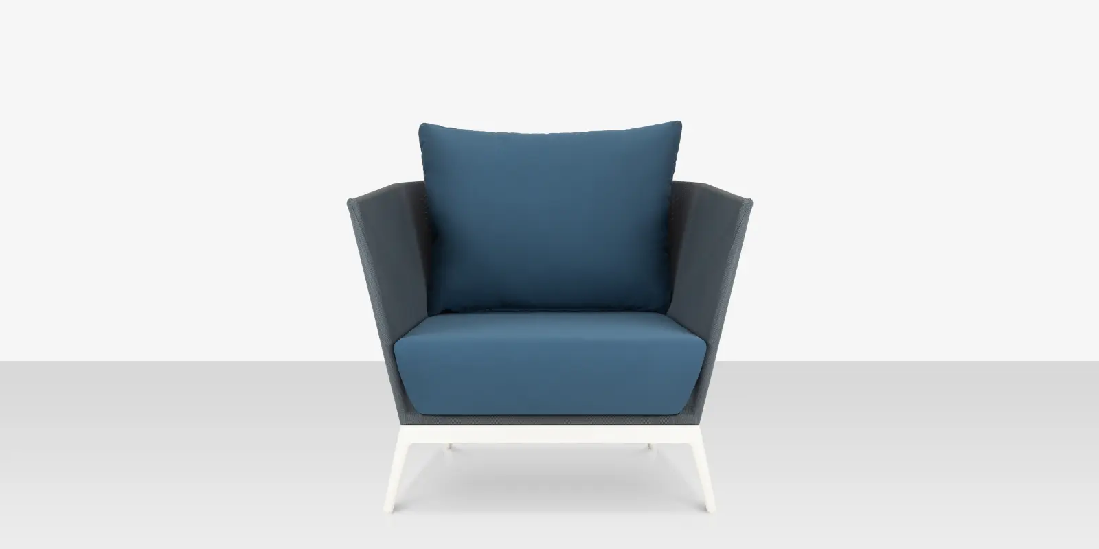 cosmo_clubchair_blue_white_front.webp