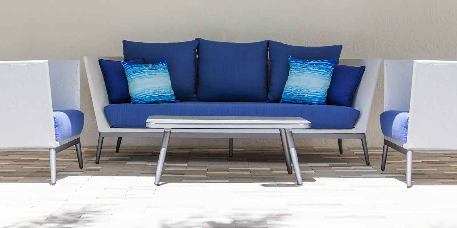 gallery_02_cosmo_coffeetable.webp