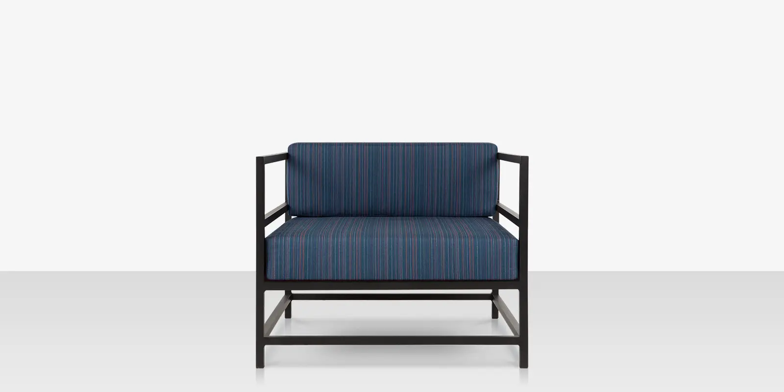 delano-clubchair-front.webp